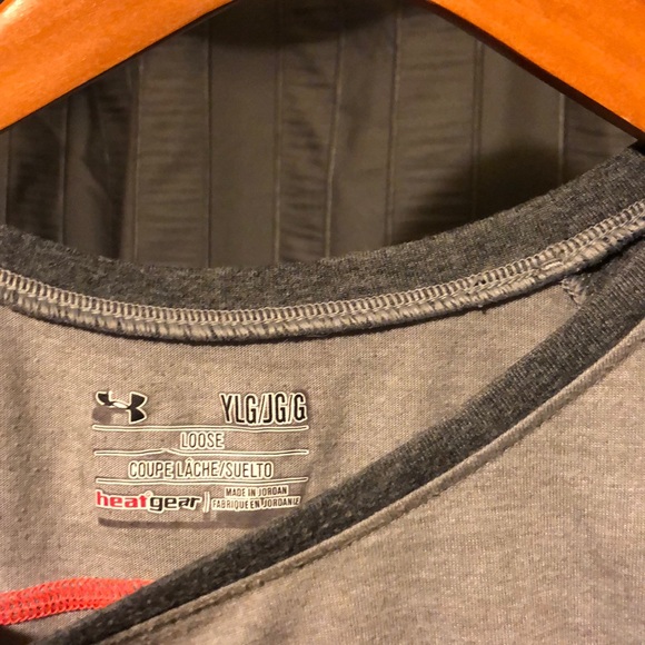 Under armour shirt - Picture 3 of 4